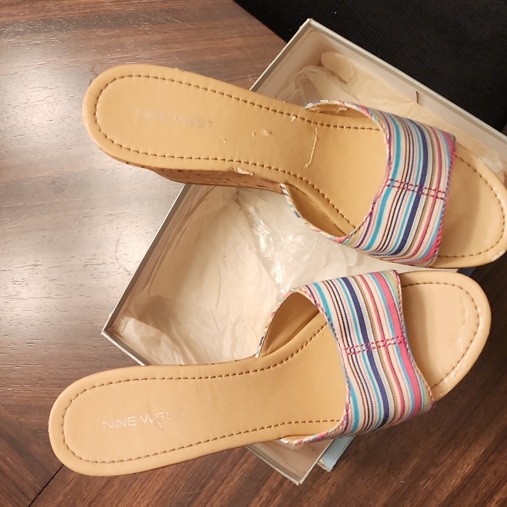 Woman's wedge sandal